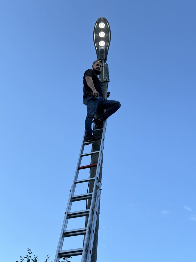 монтаж світильників СТО Житомир