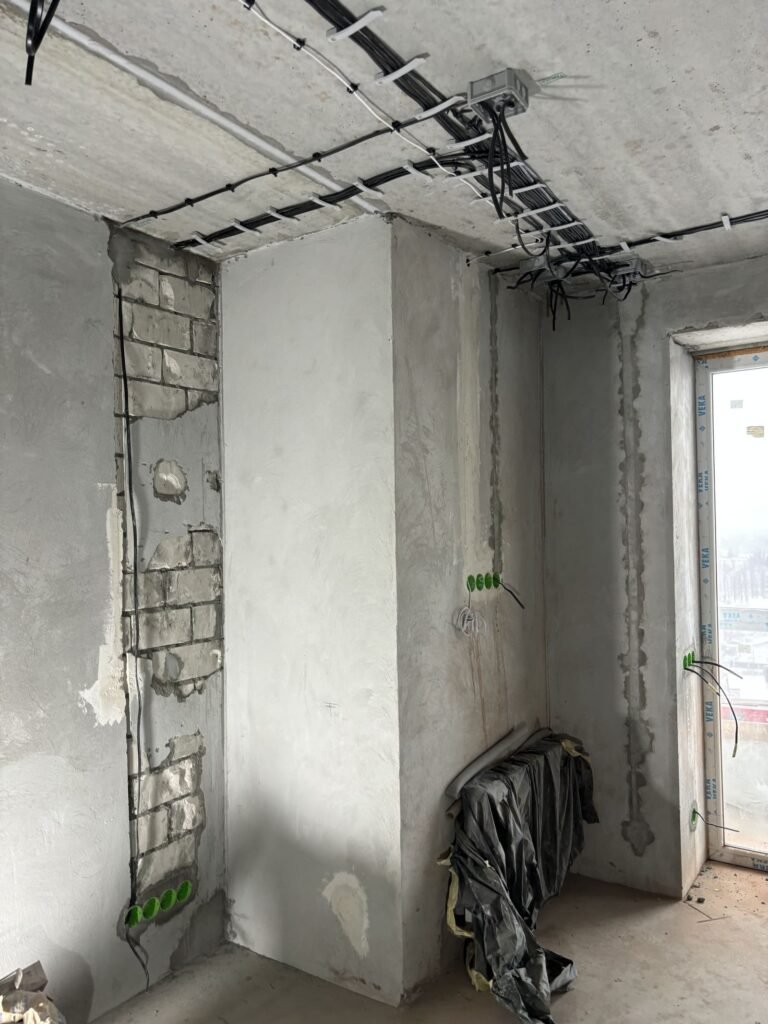 прокладка кабелю в кімнаті Житомир